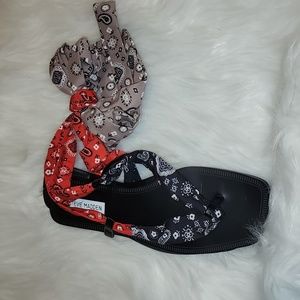 Steve Madden Sasher Wrap Sandal 9.5 M